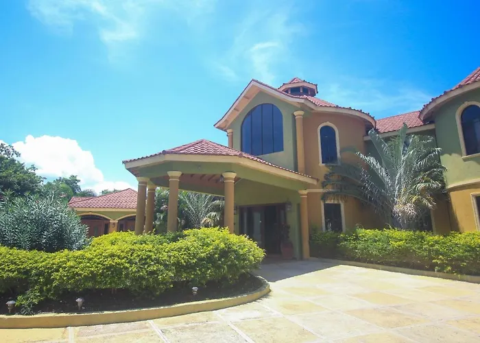 Luxury 10 Bedroom Villa-millbrooks