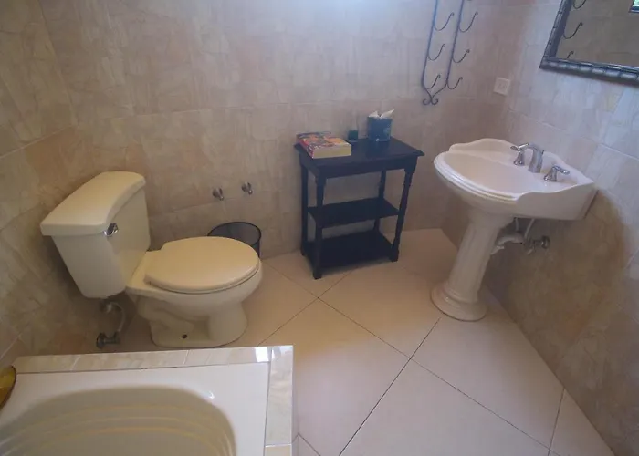 Luxury 10 Bedroom Villa-millbrooks Montego Bay