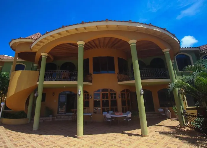 Villa Luxury 10 Bedroom Villa-millbrooks