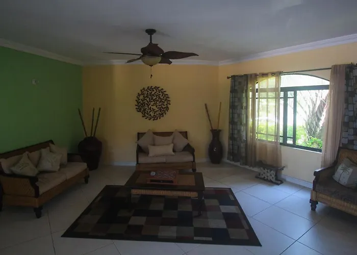 Luxury 10 Bedroom Villa-millbrooks