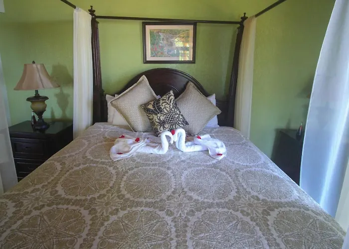Luxury 10 Bedroom Villa-millbrooks Villa Montego Bay