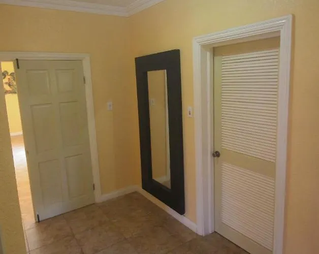 Luxury 10 Bedroom Villa-millbrooks *