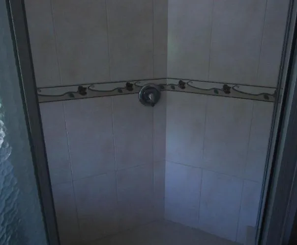 Luxury 10 Bedroom Villa-millbrooks Villa *