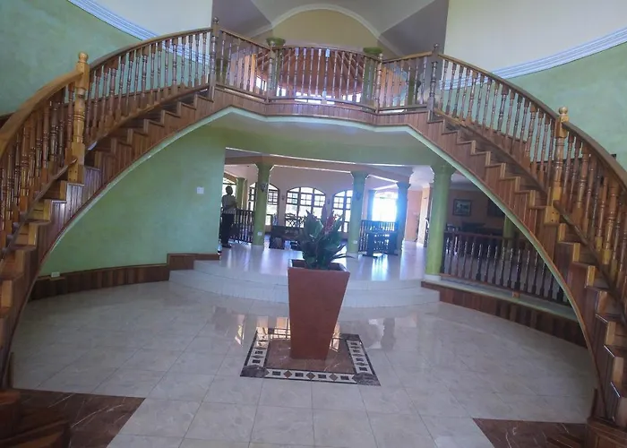 Luxury 10 Bedroom Villa-millbrooks Villa *