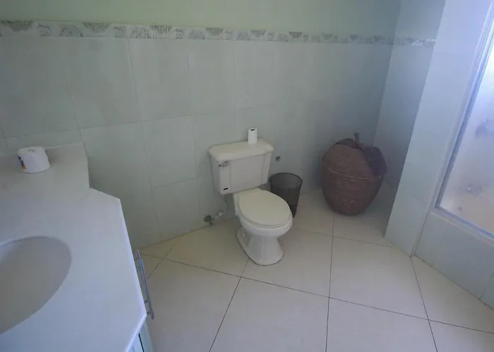 Luxury 10 Bedroom Villa-millbrooks *