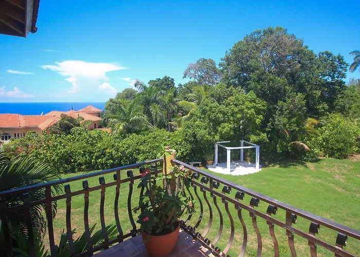 Luxury 10 Bedroom Villa-millbrooks Villa *