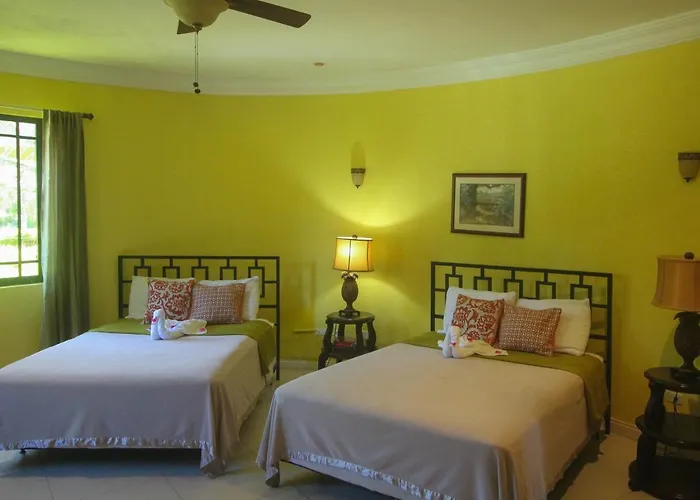 Villa Luxury 10 Bedroom Villa-millbrooks *