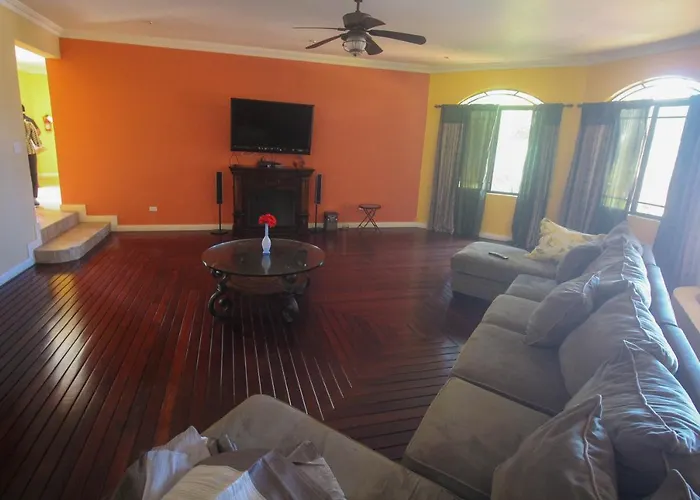 Villa Luxury 10 Bedroom Villa-millbrooks *