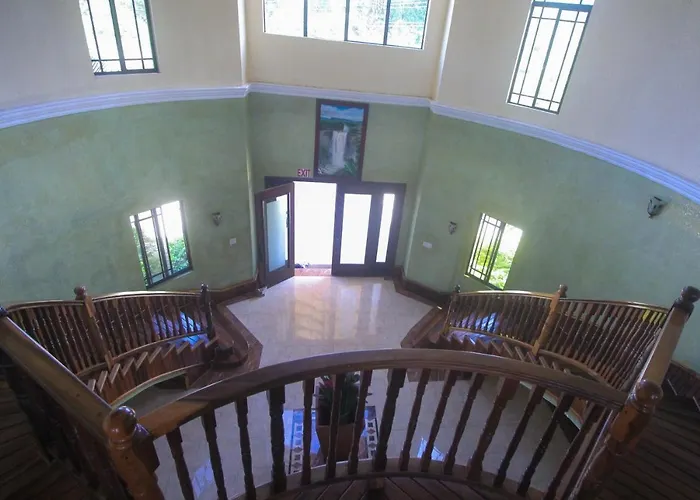 Villa Luxury 10 Bedroom Villa-millbrooks