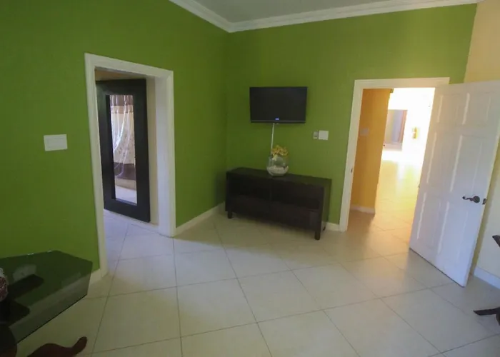Luxury 10 Bedroom Villa-millbrooks Montego Bay