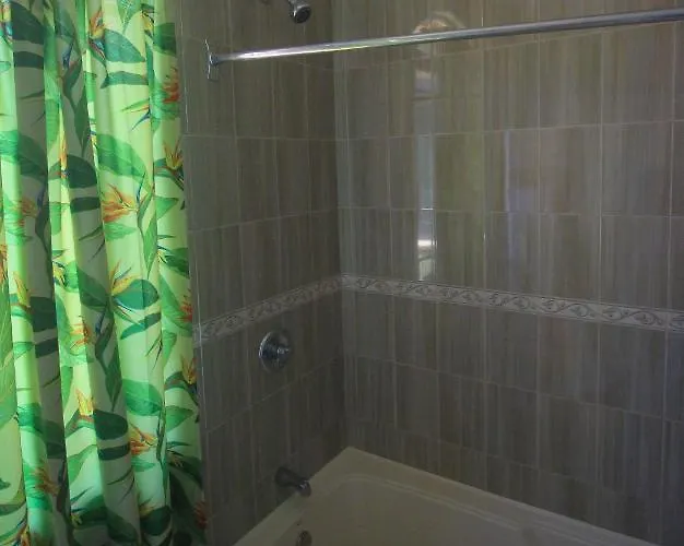Luxury 10 Bedroom Villa-millbrooks Villa *